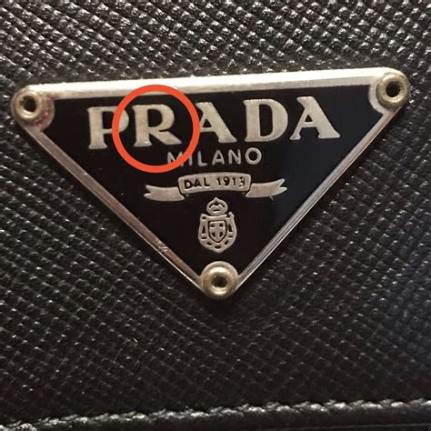 prada カナパ 偽物 見分け|プラダの偽物と本物の見分け方を徹底解説 .